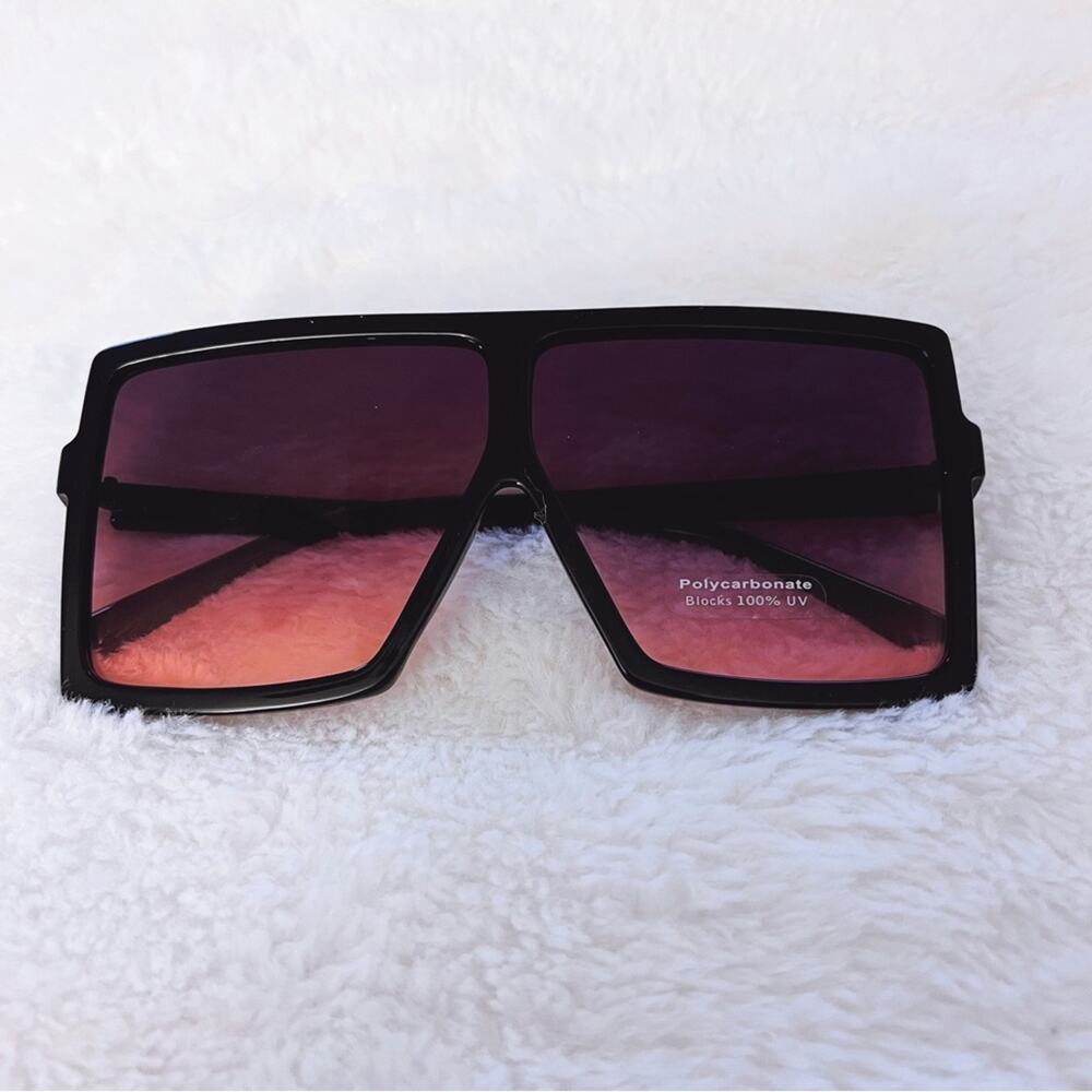 Ivonne Black & Pink Oversized Square Sunglasses